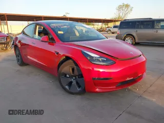 2023 Tesla Model 3 z VIN 5YJ3E1EA4PF601705, wystawiony jako IAAI lot #41988033 z przebiegiem 11 683 mil mil oraz . Historia ofert i sprzedaży dostępna na DreamBid. Obrazek 1.