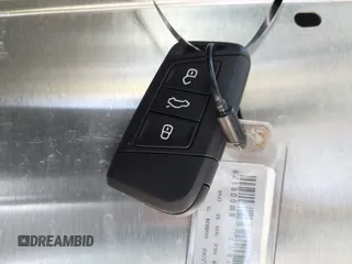 2025 Volkswagen Taos z VIN 3VV5C7B23SM008129, wystawiony jako IAAI lot #41879531 z przebiegiem 3423 mil mil oraz . Historia ofert i sprzedaży dostępna na DreamBid. Obrazek 11.