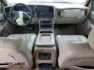 2005 GMC Yukon XL SLT with VIN 1GKEC16Z45J217761, listed as a Copart auction lot 51290375 with 204,236 mi miles and Salvage Title. Bid and sale history available at carsss.com. Image 8.