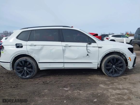 2020 Volkswagen Tiguan SE with VIN 3VV2B7AX4LM106638, listed as a IAAI auction lot 41744503 with 67,693 mi miles. Bid and sale history available at carsss.com. Image 14.