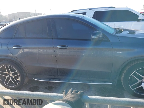 2016 Mercedes-Benz GLE 450 AMG z VIN 4JGED6EB3GA041584, wystawiony jako IAAI lot #41650263 z przebiegiem 146 554 mil mil oraz . Historia ofert i sprzedaży dostępna na DreamBid. Obrazek 13.