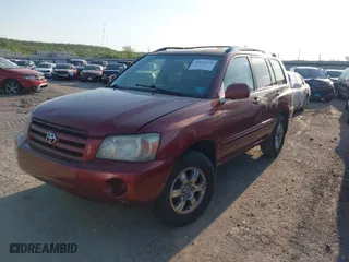2005 Toyota Highlander with VIN JTEGP21A950079653, listed as a IAAI auction lot 42032474 with 204,316 mi miles. Bid and sale history available at carsss.com. Image 2.