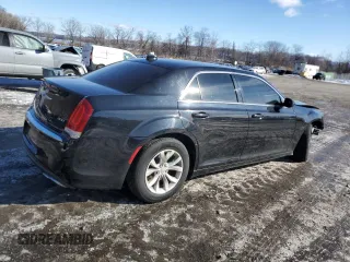 2016 Chrysler 300 Anniversary Edition z VIN 2C3CCAAG0GH135382, wystawiony jako Copart lot #45969915 z przebiegiem 102 675 mil mil oraz Szkody całkowita. Historia ofert i sprzedaży dostępna na DreamBid. Obrazek 3.