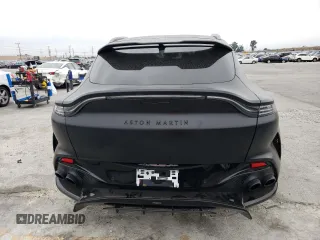 2023 Aston Martin DBX 707 z VIN SD7VUJBW2PTV06486, wystawiony jako Copart lot #55818283 z przebiegiem Nie podano mil oraz . Historia ofert i sprzedaży dostępna na DreamBid. Obrazek 6.