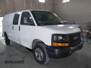2008 GMC Savana Cargo with VIN 1GTGG25C481233460, listed as a IAAI auction lot 39630591 with 169,747 mi miles. Bid and sale history available at carsss.com. Image 1.