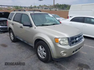2012 Ford Escape XLT with VIN 1FMCU0D74CKA07739, listed as a IAAI auction lot 42100820 with 308,265 mi miles. Bid and sale history available at carsss.com. Image 1.