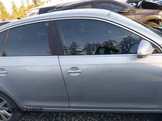 2007 Volkswagen Jetta 2.5 z VIN 3VWRG71K37M029136, wystawiony jako IAAI lot #41291108 z przebiegiem 219 980 mil mil oraz . Historia ofert i sprzedaży dostępna na DreamBid. Obrazek 13.