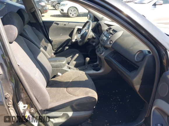 2006 Toyota RAV4 Sport with VIN JTMBK32V565007227, listed as a IAAI auction lot 41799466 with 272,090 mi miles. Bid and sale history available at carsss.com. Image 5.