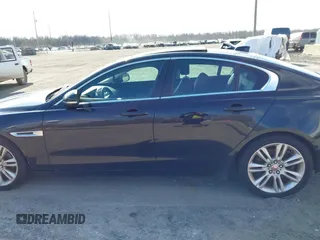 2019 Jaguar XE 25t with VIN SAJAR4FX2KCP52632, listed as a IAAI auction lot 41585317 with 1 mi miles. Bid and sale history available at carsss.com. Image 13.
