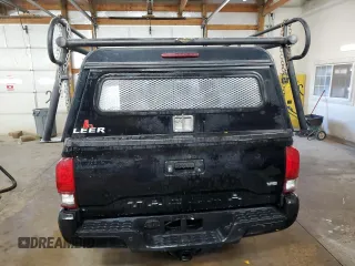 2023 Toyota Tacoma SR z VIN 3TYRZ5CN0PT032427, wystawiony jako Copart lot #87620985 z przebiegiem 32 010 mil mil oraz Szkoda całkowita • Salvage title. Historia ofert i sprzedaży dostępna na DreamBid. Obrazek 6.