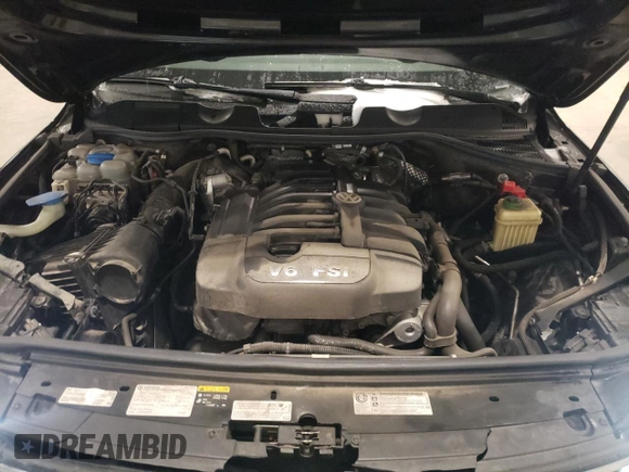 2016 Volkswagen Touareg Sport with VIN WVGEF9BP5GD012758, listed as a Copart auction lot 85434084 with 111,746 mi miles and Salvage Title. Bid and sale history available at DreamBid. Image 12.