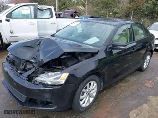 2011 Volkswagen Jetta Sedan SE with VIN 3VWBX7AJ3BM328689, listed as a IAAI auction lot 41710348 with NaN miles. Bid and sale history available at carsss.com. Image 2.