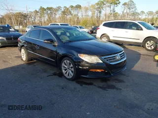2011 Volkswagen CC Sport with VIN WVWMN7AN9BE729108, listed as a IAAI auction lot 41729512 with 138,044 mi miles. Bid and sale history available at carsss.com. Image 1.