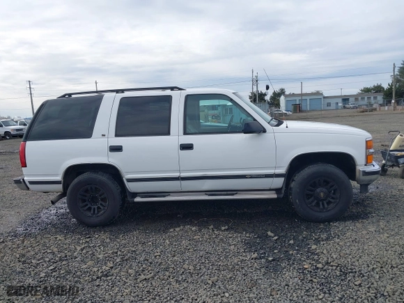 1997 Chevrolet Tahoe with VIN 1GNEK13R7VJ324524, listed as a IAAI auction lot 41623104 with 268,178 mi miles. Bid and sale history available at carsss.com. Image 13.