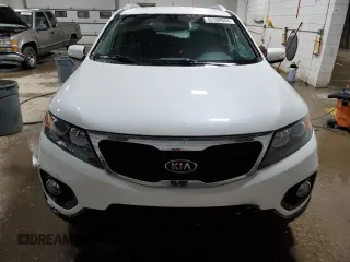 2012 Kia Sorento LX with VIN 5XYKTCA64CG301745, listed as a Copart auction lot 82380944 with 131,528 mi miles and Clean Title. Bid and sale history available at DreamBid. Image 5.