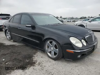 2003 Mercedes-Benz E 500 z VIN WDBUF70J63A290744, wystawiony jako Copart lot #58621995 z przebiegiem 124 631 mil mil oraz Czysty tytuł • Clean title. Historia ofert i sprzedaży dostępna na DreamBid. Obrazek 4.