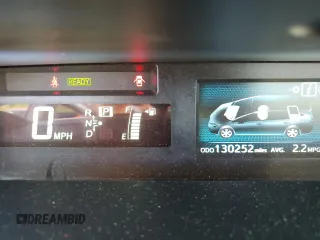 2015 Toyota Prius Two z VIN JTDZN3EU1FJ039916, wystawiony jako Copart lot #55508975 z przebiegiem 130 252 mil mil oraz Szkoda całkowita • Salvage title. Historia ofert i sprzedaży dostępna na DreamBid. Obrazek 9.