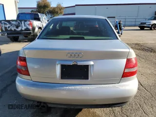 1999 Audi A4 с VIN WAUCB28D1XA301646, выставлен на аукционе Copart как лот 44394235 с пробегом 110 597 миль миль и Списание • Salvage title. История ставок и продаж доступна на DreamBid. Изображение 6.