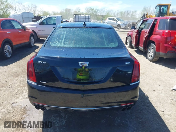 2017 Cadillac CT6 Luxury AWD z VIN 1G6KD5RS5HU133097, wystawiony jako IAAI lot #42144553 z przebiegiem 167 460 mil mil oraz . Historia ofert i sprzedaży dostępna na DreamBid. Obrazek 17.