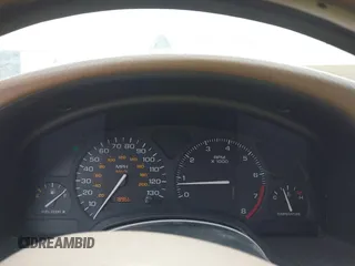 2000 Saturn LW z VIN 1G8JU82FXYY685964, wystawiony jako IAAI lot #41590679 z przebiegiem 118 966 mil mil oraz . Historia ofert i sprzedaży dostępna na DreamBid. Obrazek 7.