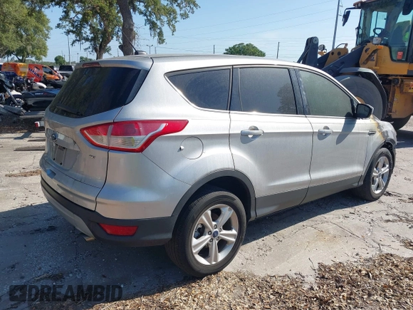 2016 Ford Escape SE z VIN 1FMCU0G76GUA61050, wystawiony jako IAAI lot #42171320 z przebiegiem Nie podano mil oraz . Historia ofert i sprzedaży dostępna na DreamBid. Obrazek 4.