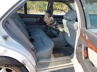 1992 Mercedes-Benz 500 с VIN WDBGA51E9NA025286, выставлен на аукционе IAAI как лот 42192298 с пробегом Не указан миль и . История ставок и продаж доступна на DreamBid. Изображение 8.