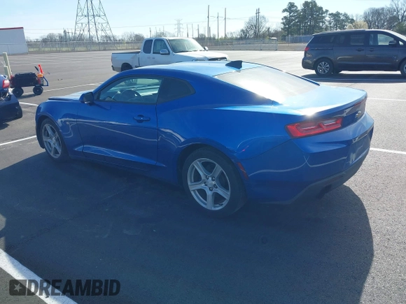 2017 Chevrolet Camaro 1LT z VIN 1G1FB1RX5H0103123, wystawiony jako IAAI lot #41801944 z przebiegiem 179 495 mil mil oraz . Historia ofert i sprzedaży dostępna na DreamBid. Obrazek 3.
