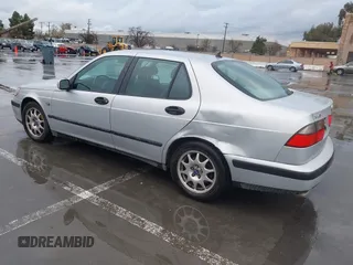 2001 Saab 9-5 with VIN YS3ED48E313047145, listed as a IAAI auction lot 41725537 with 137,708 mi miles. Bid and sale history available at carsss.com. Image 3.