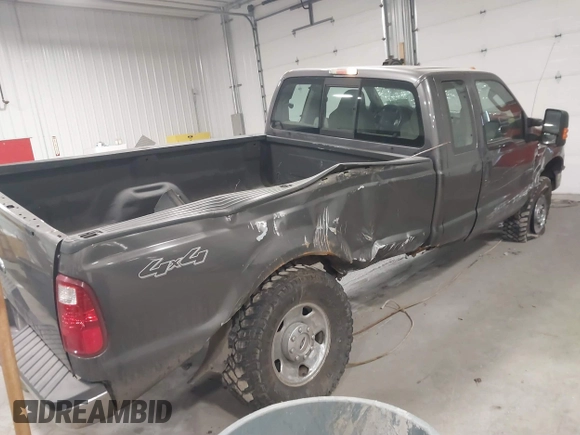 2008 Ford Super Duty F-250 SRW XL with VIN 1FTSX21R08EA75602, listed as a IAAI auction lot 41209751 with 138,517 mi miles. Bid and sale history available at carsss.com. Image 4.