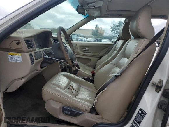 2000 Volvo V70 with VIN YV1LW61J4Y2707036, listed as a Copart auction lot 85958214 with 229,599 mi miles and Salvage Title. Bid and sale history available at carsss.com. Image 7.