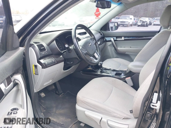 2014 Kia Sorento LX with VIN 5XYKT3A67EG497120, listed as a IAAI auction lot 41706312 with 179,952 mi miles. Bid and sale history available at carsss.com. Image 5.
