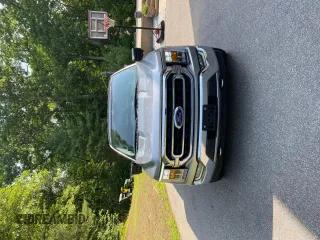 2021 Ford F-150 XL z VIN 1FTFW1ED2MFA97621, wystawiony jako Copart lot #61063825 z przebiegiem 44 205 mil mil oraz Czysty tytuł • Clean title. Historia ofert i sprzedaży dostępna na DreamBid. Obrazek 6.