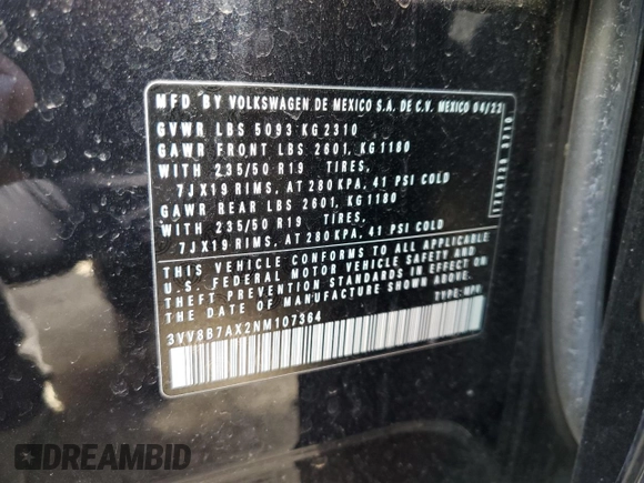 2022 Volkswagen Tiguan SE R-Line Black z VIN 3VV8B7AX2NM107364, wystawiony jako Copart lot #56123605 z przebiegiem 16 242 mil mil oraz Szkoda całkowita • Salvage title. Historia ofert i sprzedaży dostępna na DreamBid. Obrazek 13.