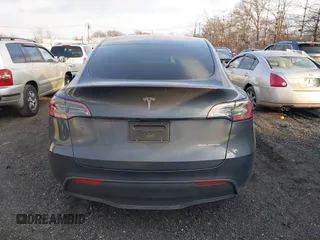 2024 Tesla Model Y Long Range with VIN 7SAYGDEE2RA217008, listed as a IAAI auction lot 41245093 with 17,773 mi miles. Bid and sale history available at carsss.com. Image 16.