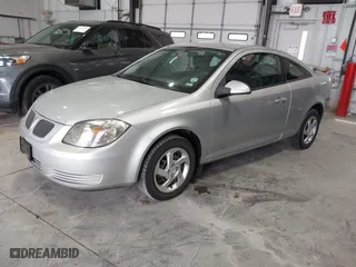 2008 Pontiac G5 with VIN 1G2AL18F787161124, listed as a IAAI auction lot 41861490 with 181,792 mi miles. Bid and sale history available at carsss.com. Image 2.