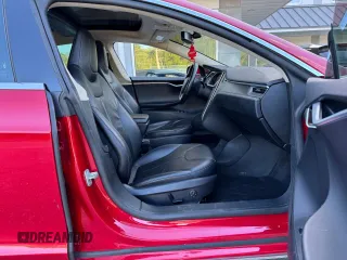 2013 Tesla Model S with VIN 5YJSA1CG5DFP18929, listed as a Copart auction lot 67245595 with 111,151 mi miles and Clean title. Bid and sale history available at DreamBid. Image 5.