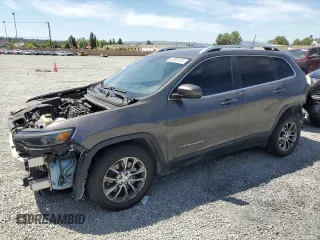 2019 Jeep Cherokee Latitude Plus z VIN 1C4PJLLB1KD262597, wystawiony jako Copart lot #53398125 z przebiegiem 131 489 mil mil oraz Szkoda całkowita • Salvage title. Historia ofert i sprzedaży dostępna na DreamBid. Obrazek 1.