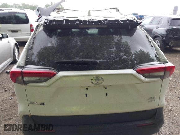 2022 Toyota RAV4 XLE Premium z VIN 2T3A1RFV1NW312419, wystawiony jako IAAI lot #42361686 z przebiegiem 14 291 mil mil oraz . Historia ofert i sprzedaży dostępna na DreamBid. Obrazek 19.