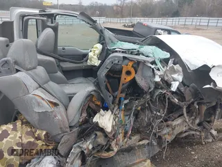 2008 Ford F-150 XL z VIN 1FTRF12W68KE70627, wystawiony jako IAAI lot #41448219 z przebiegiem Nie podano mil oraz . Historia ofert i sprzedaży dostępna na DreamBid. Obrazek 5.