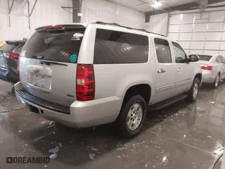 2010 Chevrolet Suburban LT with VIN 1GNUKJE37AR236296, listed as a IAAI auction lot 41654842 with 259,914 mi miles. Bid and sale history available at carsss.com. Image 4.