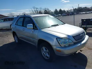2001 Lexus RX 300 with VIN JTJHF10U610219120, listed as a IAAI auction lot 41820418 with 295,084 mi miles. Bid and sale history available at carsss.com. Image 1.