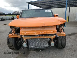 2024 GMC Hummer EV 2X with VIN 1GKB0NDE1RU106768, listed as a Copart auction lot 82389304 with Not Provided miles and Salvage Title. Bid and sale history available at carsss.com. Image 5.