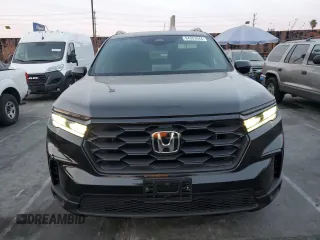 2025 Honda Pilot Sport with VIN 5FNYG2H3XSB011908, listed as a Copart auction lot 84303944 with 2,834 mi miles and Salvage Title. Bid and sale history available at carsss.com. Image 5.