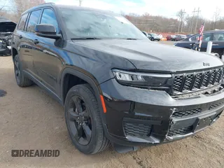 2022 Jeep Grand Cherokee Altitude z VIN 1C4RJKAG1N8524858, wystawiony jako IAAI lot #40883507 z przebiegiem 19 703 mil mil oraz . Historia ofert i sprzedaży dostępna na DreamBid. Obrazek 17.