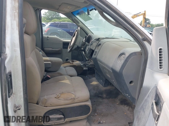 2005 Ford F-150 XL с VIN 1FTRF12W35NA34084, выставлен на аукционе IAAI как лот 42241776 с пробегом Не указан миль и . История ставок и продаж доступна на DreamBid. Изображение 5.