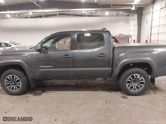 2020 Toyota Tacoma 4WD SR5 with VIN 3TMCZ5AN9LM355230, listed as a IAAI auction lot 41240351 with 122,164 mi miles. Bid and sale history available at carsss.com. Image 14.