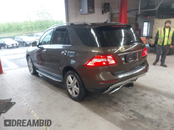 2015 Mercedes-Benz M 350 with VIN 4JGDA5HB2FA578858, listed as a IAAI auction lot 42220126 with 136,554 mi miles and . Bid and sale history available at DreamBid. Image 3.