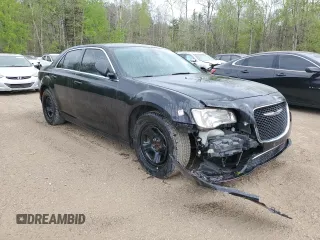 2015 Chrysler 300 Limited z VIN 2C3CCAAG3FH832723, wystawiony jako Copart lot #56842405 z przebiegiem 5 455 mil mil oraz Czysty tytuł • Clean title. Historia ofert i sprzedaży dostępna na DreamBid. Obrazek 4.