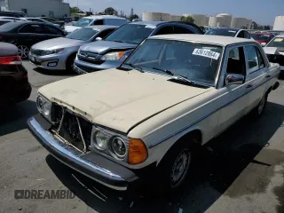 1984 Mercedes-Benz 300 300D-T with VIN WDBAB33AXEA157409, listed as a Copart auction lot 63612864 with 162,259 mi miles and Clean Title. Bid and sale history available at carsss.com. Image 1.