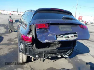 2020 Mercedes-Benz GLB 250 z VIN W1N4M4GB0LW058107, wystawiony jako IAAI lot #41364338 z przebiegiem 79 477 mil mil oraz . Historia ofert i sprzedaży dostępna na DreamBid. Obrazek 6.